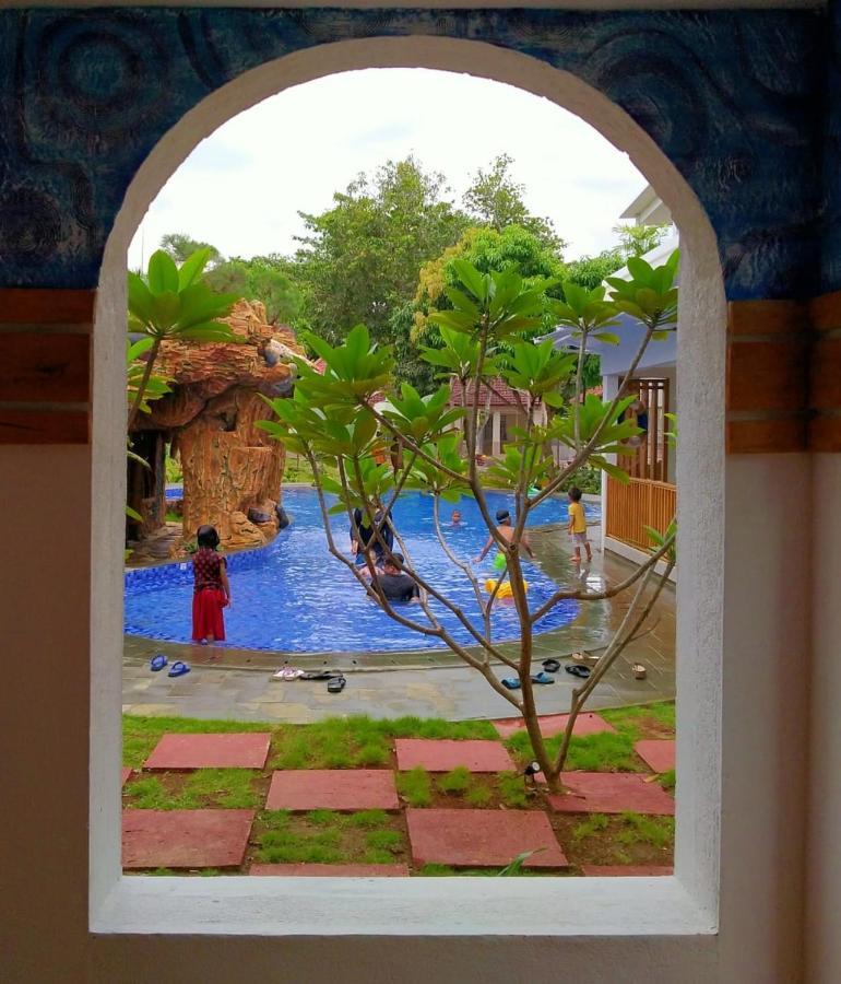 Long Beach Hotel Pangandaran Exterior foto