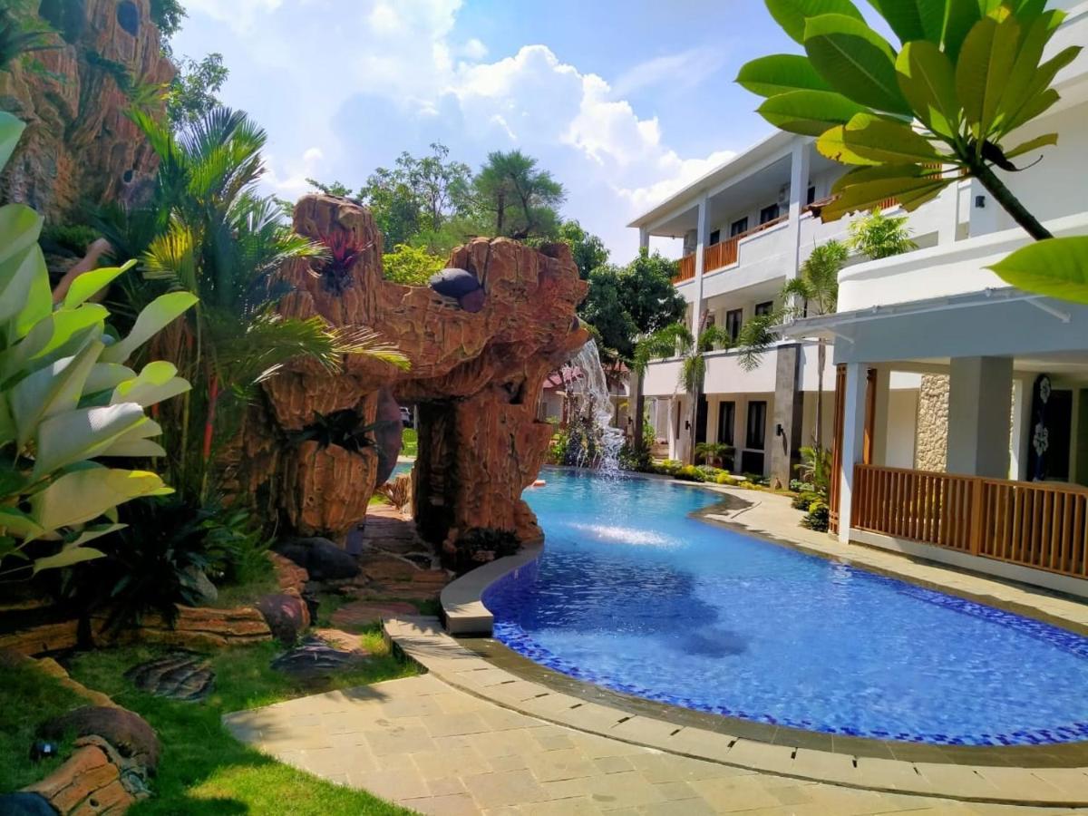 Long Beach Hotel Pangandaran Exterior foto